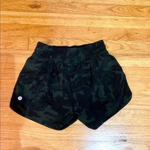 Lulu size 4 shorts